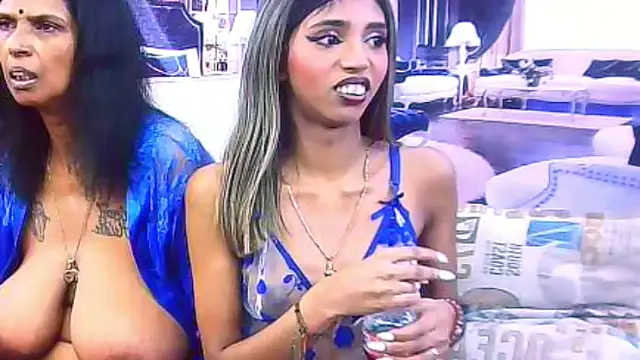 IndianSexySlender webcam