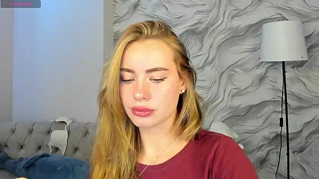 Ameli_Povilain webcam