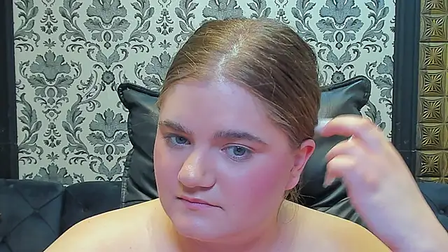 LissaBigTitts webcam