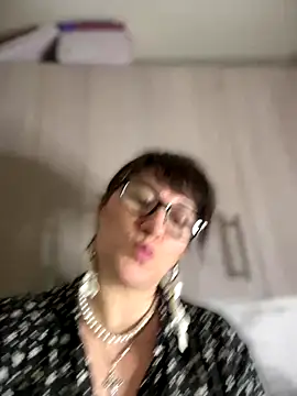 ZhenjaPoledance webcam