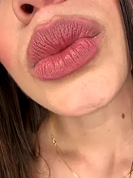 Webcam Model (Celeste_Valencia_) is live