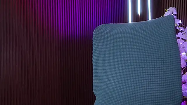 xxforyoureyesonlyxx webcam