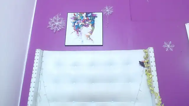 naughty_bigass_18 webcam