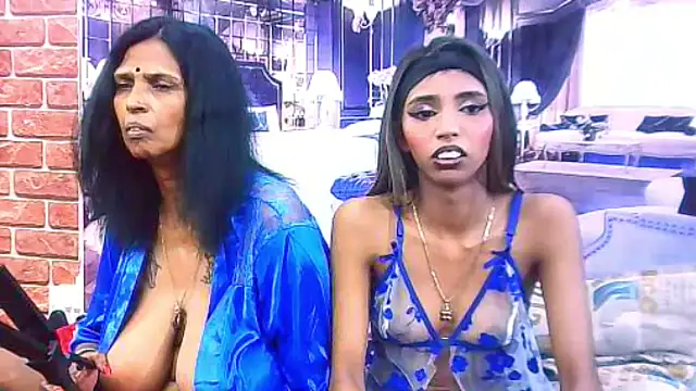 IndianSexySlender webcam