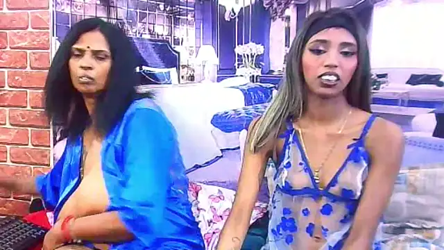 IndianSexySlender webcam