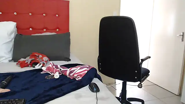 Foxybrownxx1 webcam stripchat model stream image