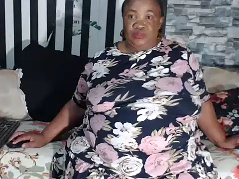 BigHotMatureXx webcam