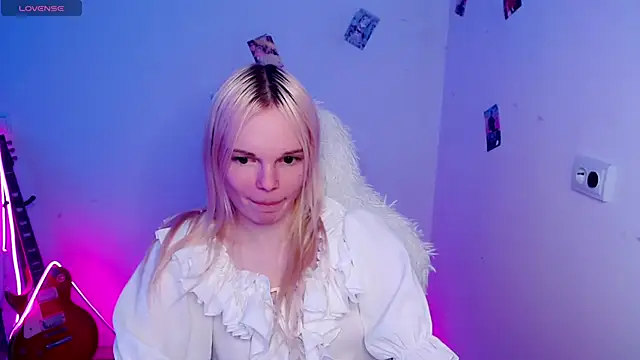 Emily_Nyaffee webcam