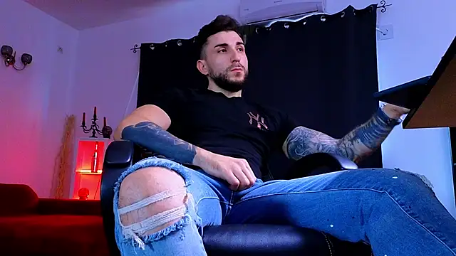 MightyAaron66 webcam