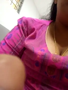 Webcam Model (Mathi_cam) is live