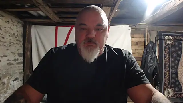 Newfiesausage1972 webcam