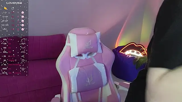 Ginger_Kristin webcam