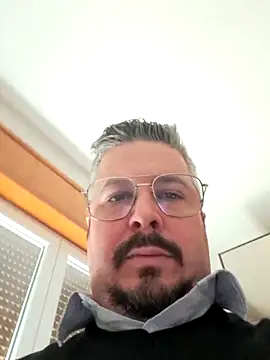 TinyPiercedCutie webcam