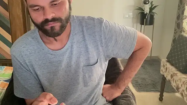 MakeMeAwareAah webcam