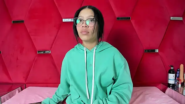 Mia_Scarlett18 webcam