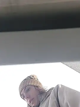 SheTheDeeevil webcam