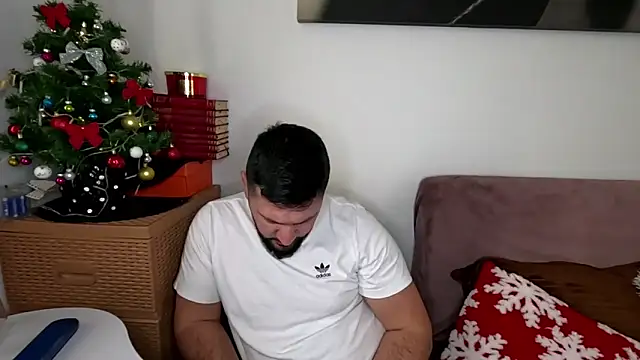 Gold_Alpha_Boy webcam