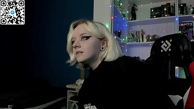 Holy_Mistress_S webcam