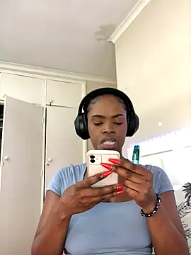 LuciousLips96 webcam