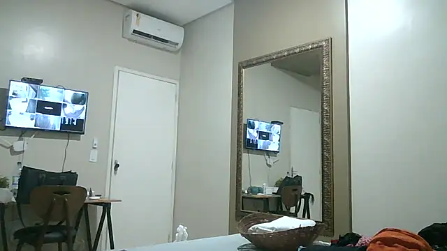 pornstarbrezilli... Live Webcam on {site_name}