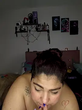 Webcam Model (kendra_lil_evill) is live