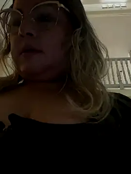 Lucy_Milf_474 webcam