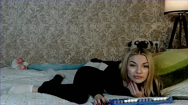 Ella_Milla webcam