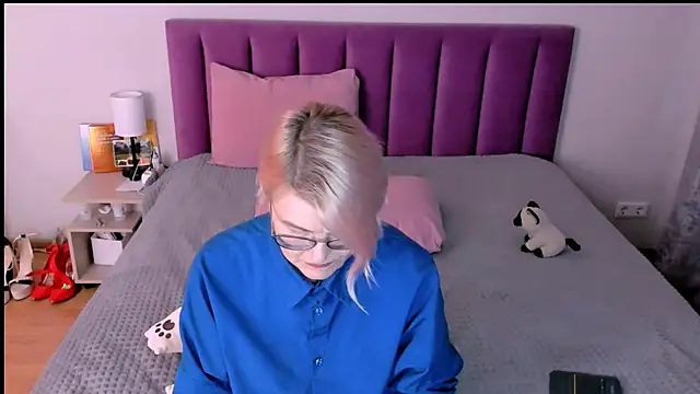 sabrinamacmarren webcam