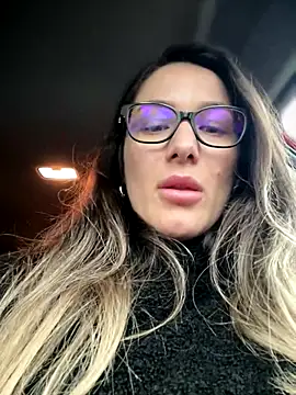 Webcam Model (HotCydForU)  is live.Free join now!