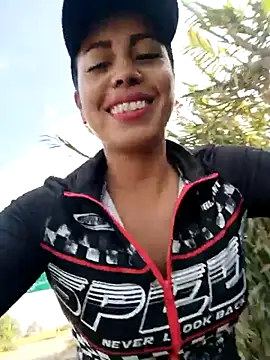 _andrea30 from StripChat is Freechat