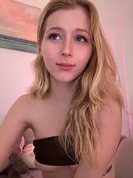 Webcam Model (LunaRase)  is live.Free join now!