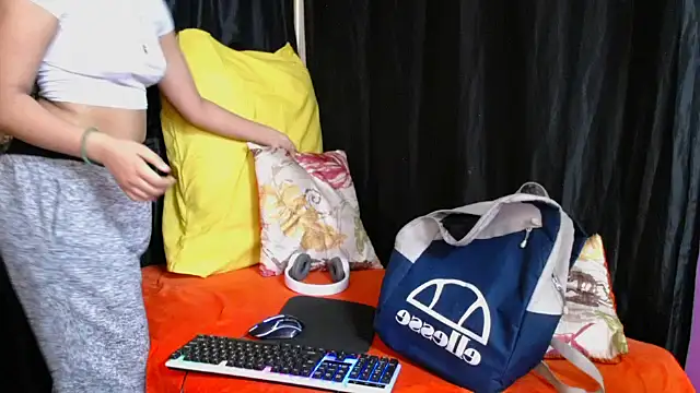 indianmaxine07 webcam