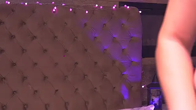 CharmingLilith webcam