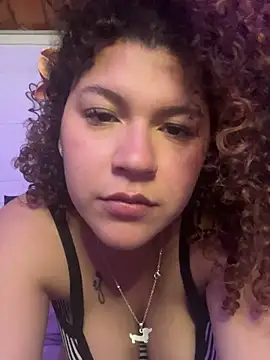 Webcam Model (Lolavenezia) is live