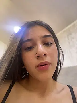 Webcam Model (EvaLuxxe)  is live.Free join now!