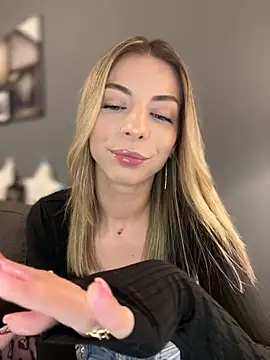 Webcam Model (Mia_Ethan)  is live.Free join now!