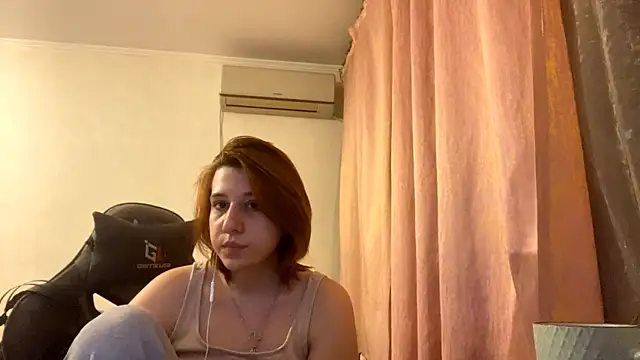 Julie_mayers_ webcam