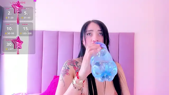 violet_myerrs webcam