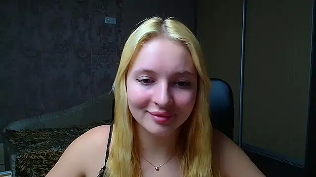 Milka_kiss_ webcam