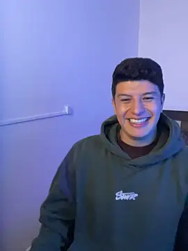 Goldenknight33 webcam