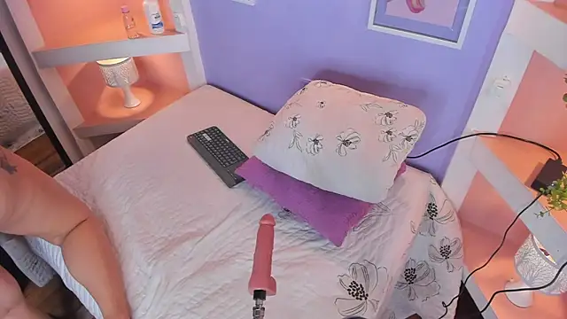 IsabellaaHill_ webcam