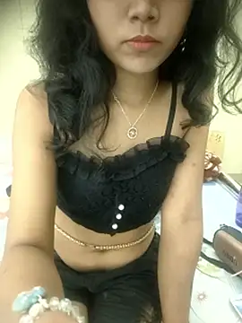 Webcam Model (Snaya-baby)  is live.Free join now!