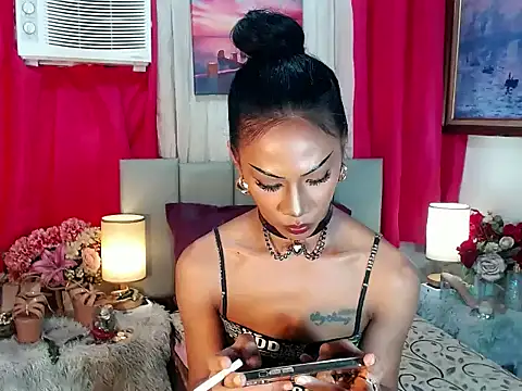 Tarah_MC_Collins webcam