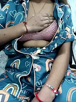 Webcam Model (Slutty_queen18)  is live.Free join now!