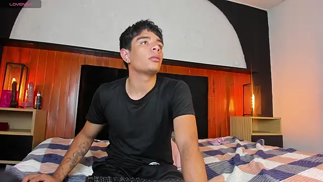 CuteButHarder webcam