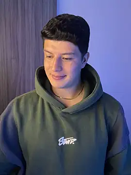 Goldenknight33 webcam