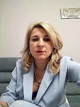 Webcam Model (AhlyssaLove1155) is live