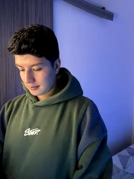 Goldenknight33 webcam