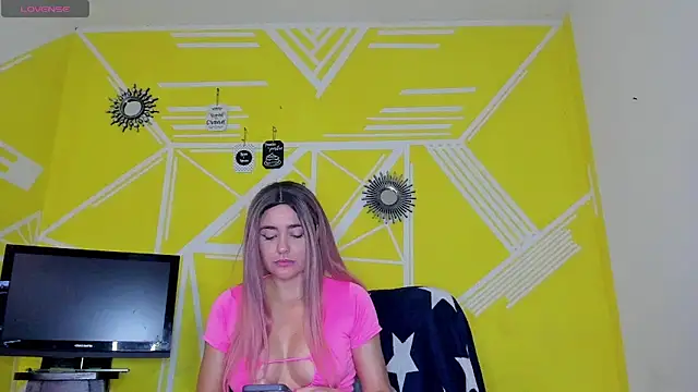 Nikolle_Rouss webcam