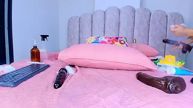 sharlott_miller webcam